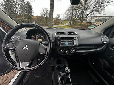 Weiß Gebraucht 2016 Mitsubishi Space Star Kleinwagen | 6.199 €