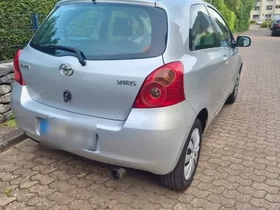 Brugt Toyota Yaris 69 HK (50 kW) 2008 Sølv Hatchback