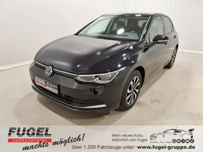 Używany VW Golf VIII Active 150 KM (110 kW) 2022 Czarny Sedan/Limuzyna