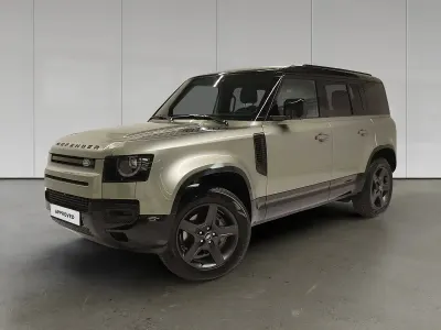 Usata Land Rover Defender SE Dynamic 304 CV (223 kW) 2024 Verde SUV