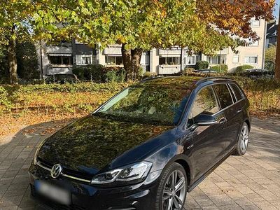 Schwarz Gebraucht 2019 VW Golf VII R-line Kombi | 14.500 € (Fairer Preis)