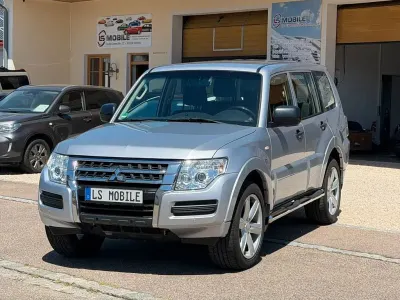 Gebraucht Mitsubishi Pajero 190 PS (139 kW) 2018 Coolsilber (m) SUV