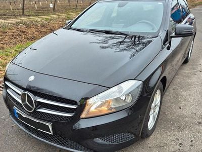 Schwarz Gebraucht 2014 Mercedes A200 Limousine | 8.200 € (Fairer Preis)