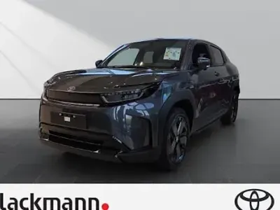 Neu Toyota Urban Cruiser Lounge 127 kW (174 PS) 2026 Grau SUV