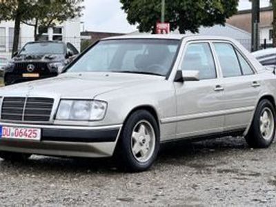Gebraucht Mercedes E230 132 PS (97 kW) 1988 Silber Limousine