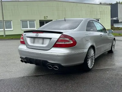 Usata Mercedes CLK320 218 CV (160 kW) 2002 Argento Coupé