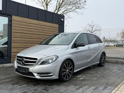 Gebraucht Mercedes B180 Edition 1 122 PS (89 kW) 2013 Silber Van / Kleinbus