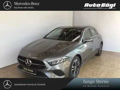 Gebraucht Mercedes A200 Advanced 150 PS (110 kW) 2025 lack mountaingrau Limousine