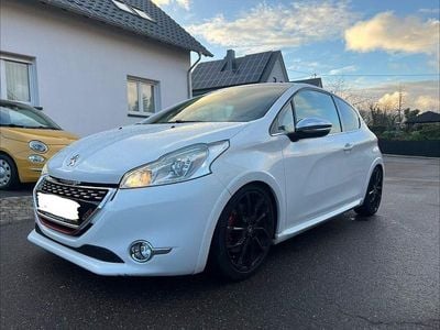 Gebraucht Peugeot 208 GTi 200 PS (147 kW) 2014 Weiß Kleinwagen