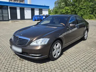 Używany Mercedes S500 387 KM (284 kW) 2009 Brązowy Sedan/Limuzyna