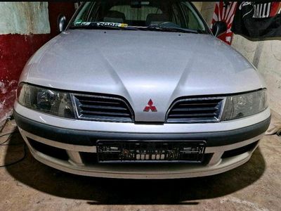 Mitsubishi Carisma