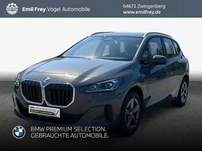 Gebraucht BMW 220 Active Tourer Sport Line 156 PS (114 kW) 2025 Sparkling kupfergrau metallic Van / Kleinbus