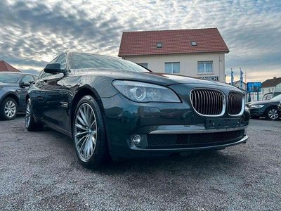 Second-hand BMW 730 Sport Line 245 CP (180 kW) 2010 Gri Berlinǎ