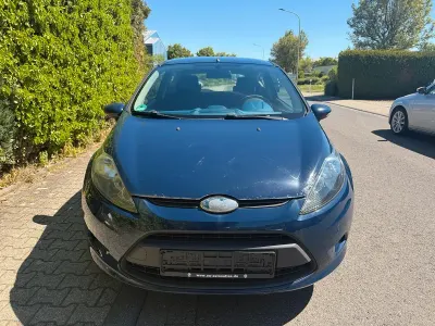Używany Ford Fiesta 80 KM (58 kW) 2009 Niebieski Hatchback