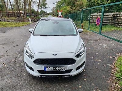 Second-hand Ford S-MAX Vignale 179 CP (131 kW) 2016 Alb Monovolum