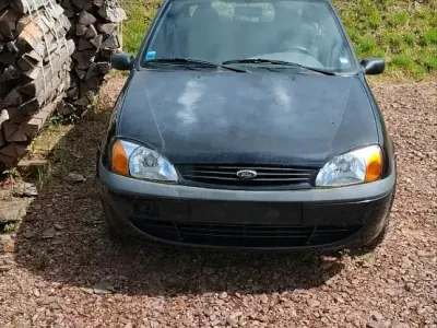 Gebraucht Ford Fiesta 60 PS (44 kW) 2000 Grün Kleinwagen
