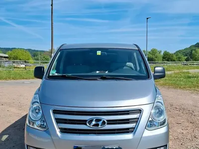 Second-hand Hyundai H-1 136 CP (100 kW) 2017 Argintiu Monovolum