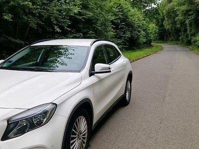 Mercedes GLA200