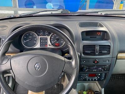 Gebraucht Renault Clio II Initiale 72 PS (52 kW) 2003 Rot Kleinwagen