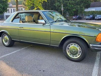 Gebraucht Mercedes 230 136 PS (100 kW) 1982 Grün Coupé