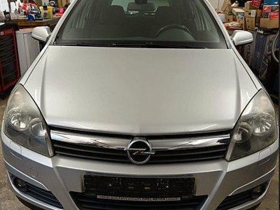 Second-hand Opel Astra Cosmo 105 CP (77 kW) 2005 Argintiu Break