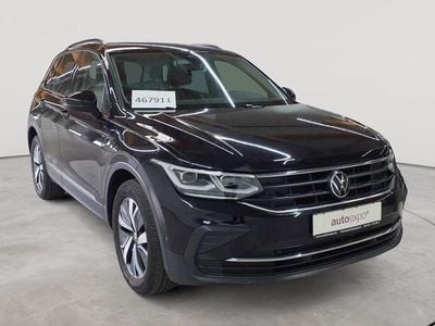 Gebraucht VW Tiguan Life 245 PS (180 kW) 2023 Deep black perleffekt SUV