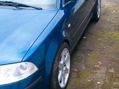 Gebraucht VW Passat 2001 Blau Kombi