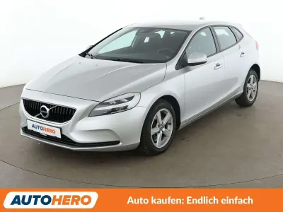 Gebraucht Volvo V40 Momentum 150 PS (110 kW) 2018 Bright silver Kombi