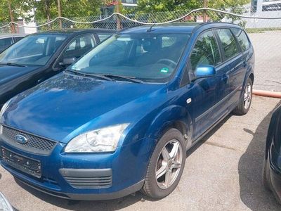 gebraucht Ford Focus 1.8 benziner kombi sehr gutezustand mit ahk.