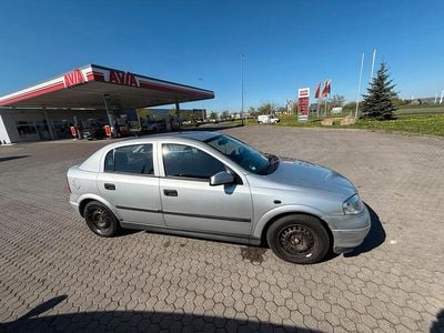 Occasion Opel Astra 75 ch (55 kW) 1998 Argent Berline