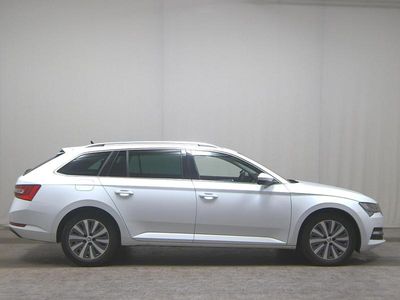 Gebraucht Skoda Superb Ambition 150 PS (110 kW) 2022 Weiss Kombi