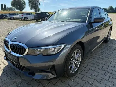 Gebraucht BMW 330e Sport Line 184 PS (135 kW) 2020 Grau Limousine