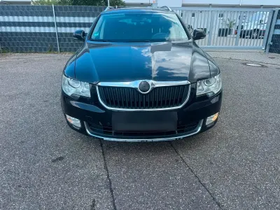 Gebraucht Skoda Superb Family 140 PS (102 kW) 2012 Schwarz Kombi