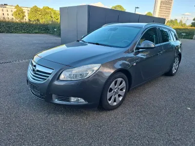 Gebraucht Opel Insignia 160 PS (117 kW) 2011 Grau Kombi