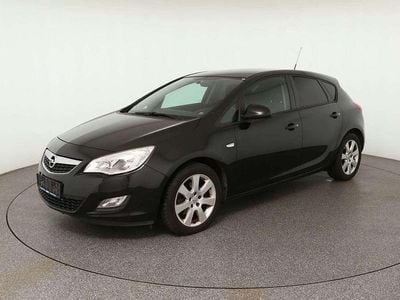 Usata Opel Astra Edition 179 CV (131 kW) 2010 Nero Berlina
