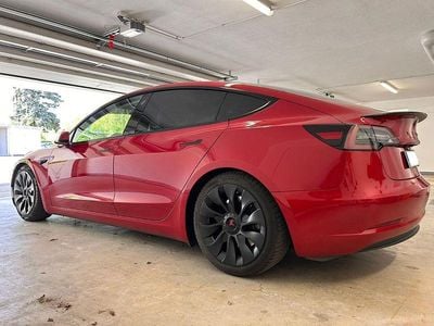 Usado Tesla Model 3 Standard Range Plus 239 kW (325 HP) 2021 Vermelho Sedan