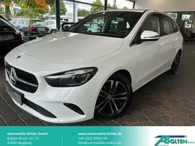 Gebraucht Mercedes B200 163 PS (119 kW) 2024 Polarweiß Kleinwagen