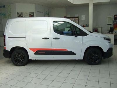 Neu Citroën Berlingo XTR 102 PS (75 kW) 2026 Weiß Van / Kleinbus