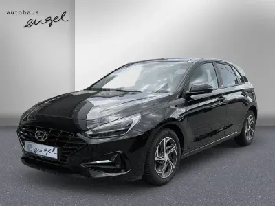 Gebraucht Hyundai i30 Intro Edition 159 PS (116 kW) 2021 Schwarz Limousine