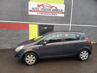 Grau Gebraucht 2013 Opel Corsa Limousine | 4.900 € (Teuer)