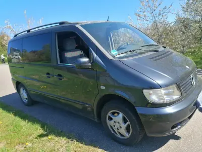 Usata Mercedes V220 122 CV (89 kW) 2001 Nero Monovolume