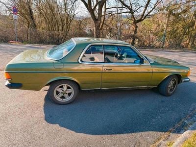 Usata Mercedes 230 136 CV (100 kW) 1982 Verde Coupé