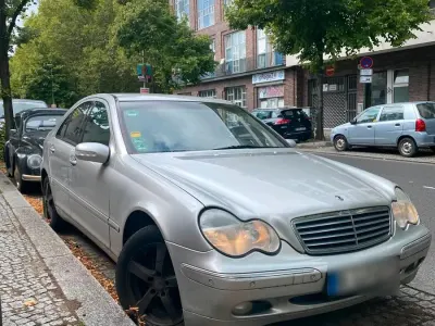 Gebraucht Mercedes C180 143 PS (105 kW) 2003 Silber Limousine