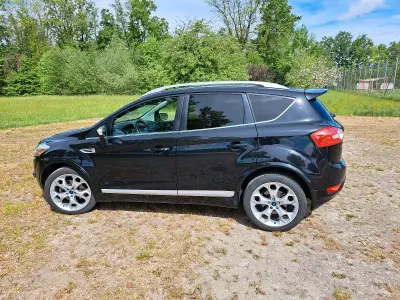 Usata Ford Kuga 140 CV (102 kW) 2012 Nero SUV