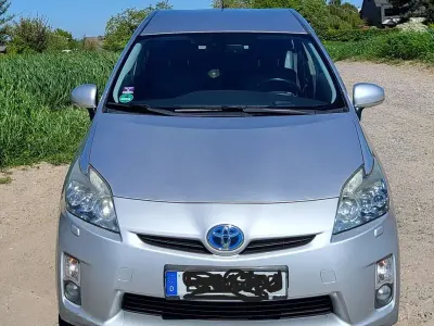Second-hand Toyota Prius Executive 99 CP (72 kW) 2009 Argintiu Hatchback
