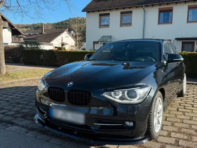 Gebraucht BMW 118 Sport Line 143 PS (105 kW) 2014 Schwarz Kleinwagen