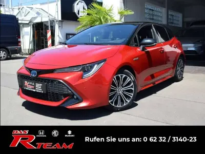 Gebraucht Toyota Corolla Hybrid 152 PS (111 kW) 2019 Emotional red Kleinwagen