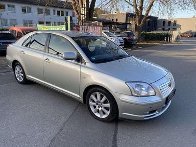 Gebraucht Toyota Avensis Executive 129 PS (94 kW) 2003 Polarsilber metallic Kleinwagen