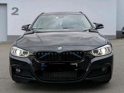 Gebraucht BMW 320 184 PS (135 kW) 2013 Schwarz Kombi