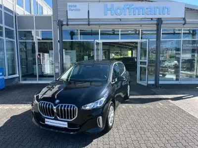 Gebraucht BMW 218 Active Tourer Luxury Line 136 PS (100 kW) 2024 Schwarz Van / Kleinbus